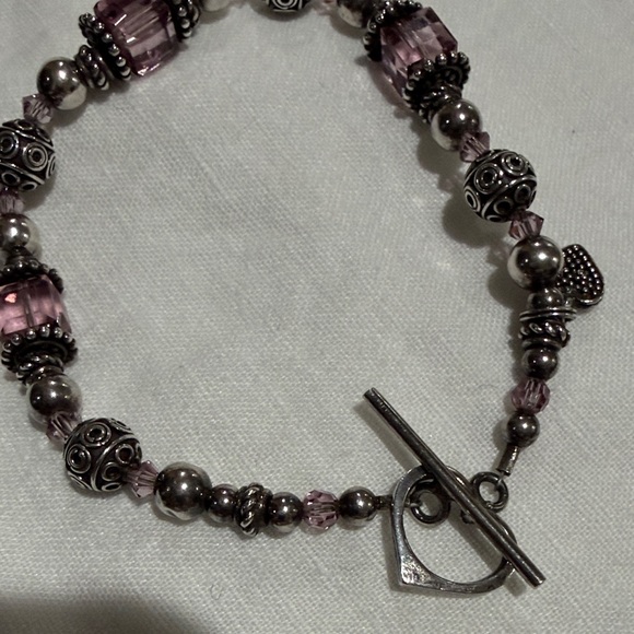 Elegant Silver and Pink Beaded Bracelet - Picture 3 of 7